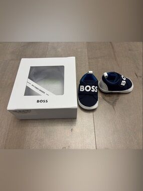 New Boss Infant Navy and White Crib Shoes